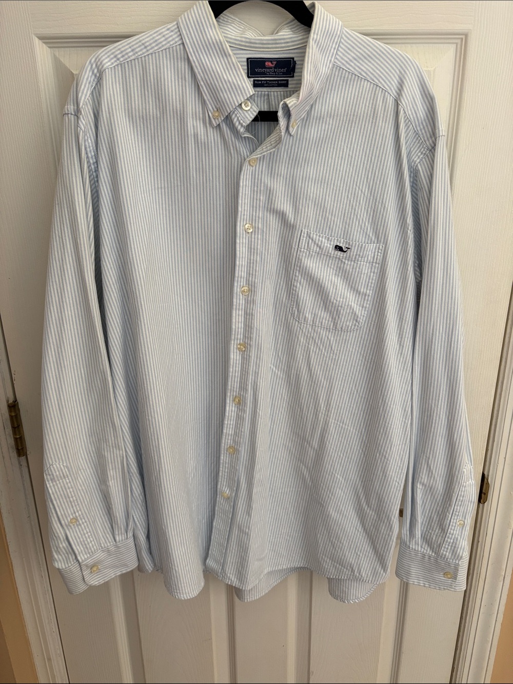 Vineyard Vines Men’s XXL Light Blue & White Stripe Button-Down Shirt like new